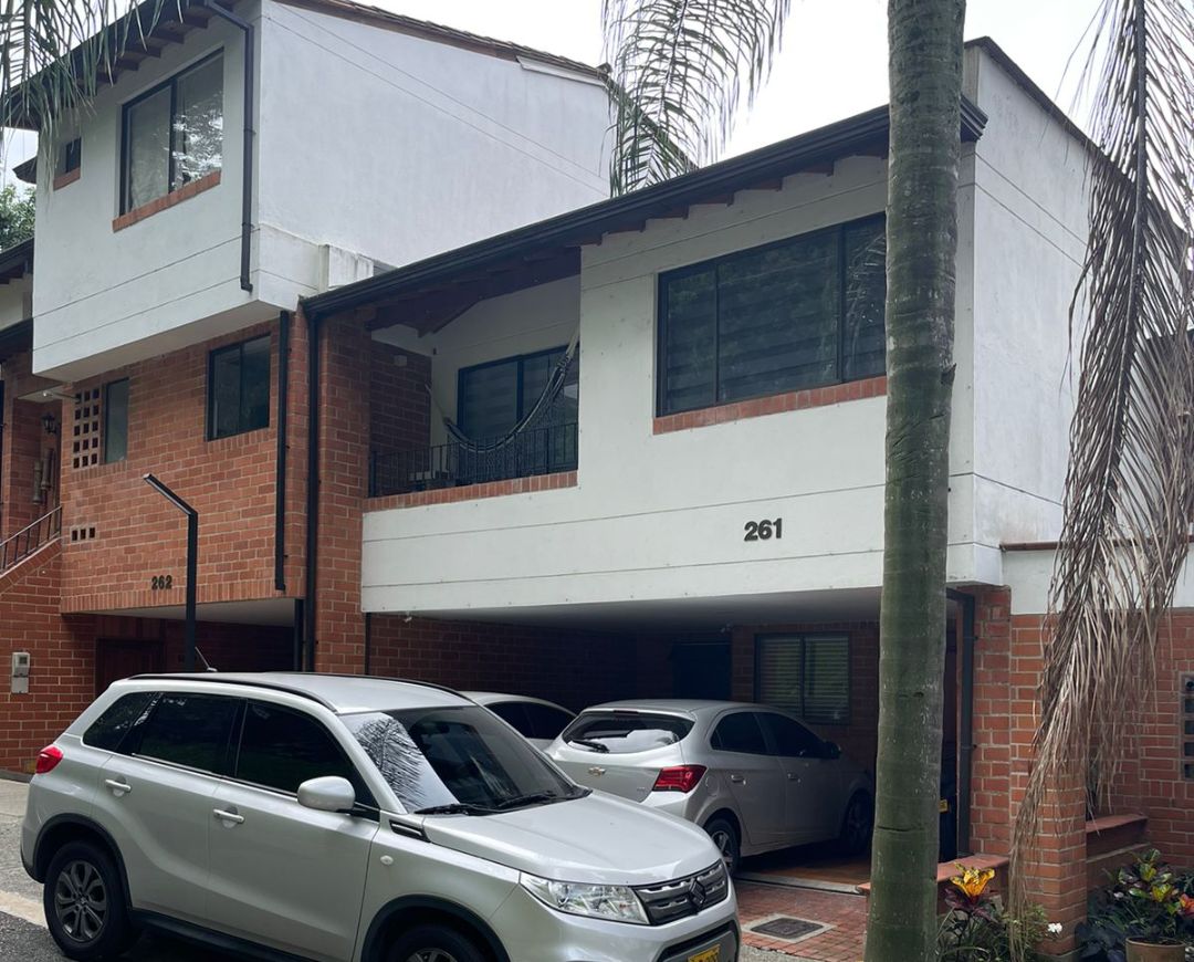 Casa en Venta en Loma del Chocho, Envigado (Antioquia).